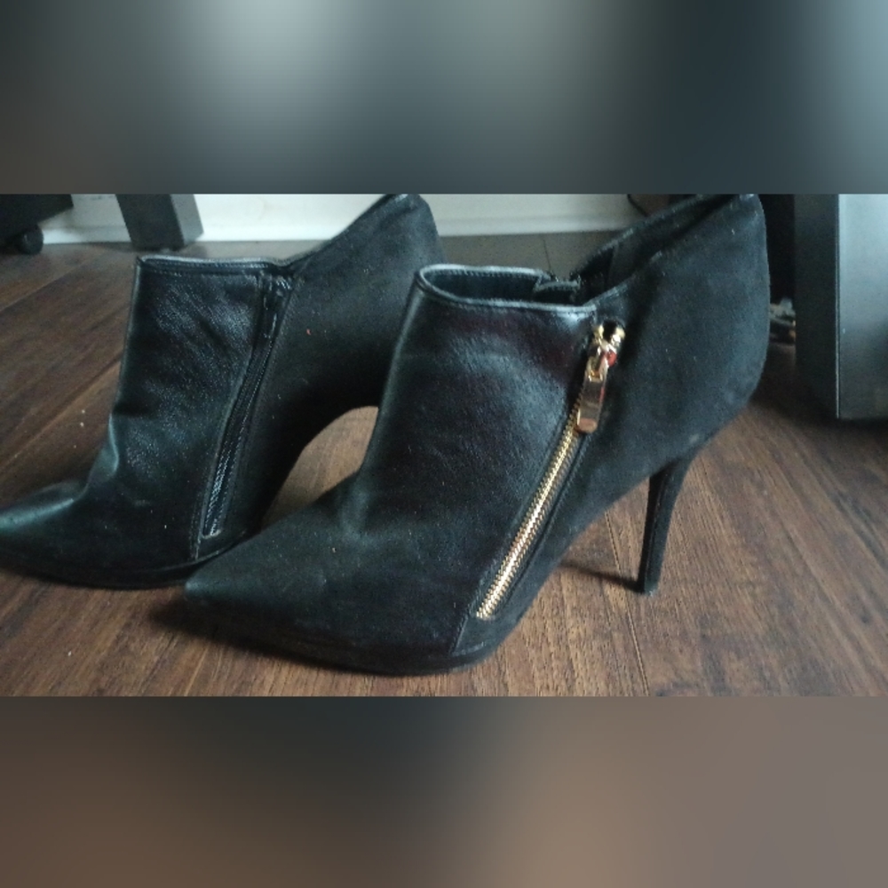 Black pointy toe booties